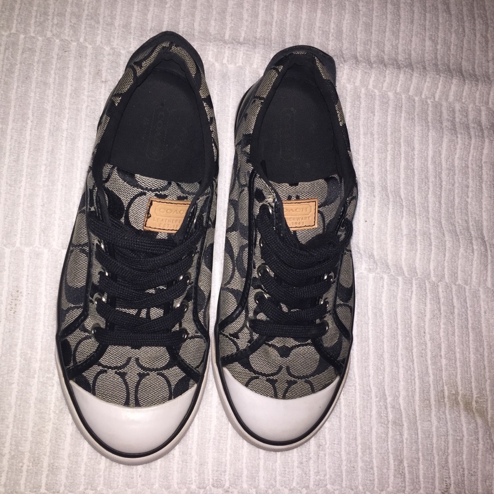 Coach women’s Barrett sneakers - Picture 2 of 8